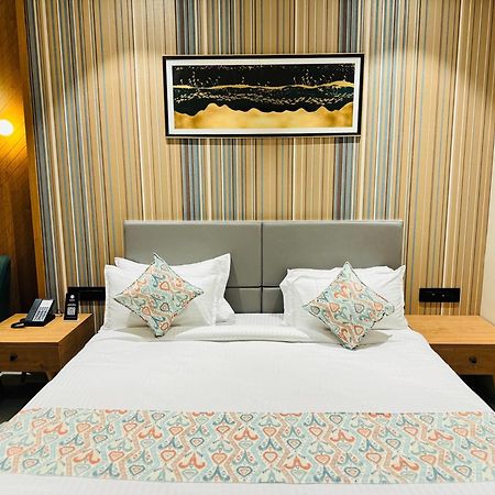 Hotel Park Royal Dwārka Extérieur photo