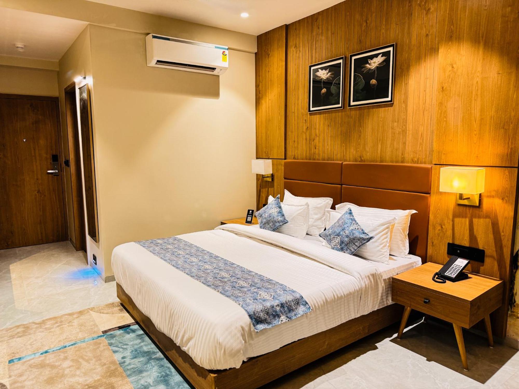 Hotel Park Royal Dwārka Extérieur photo